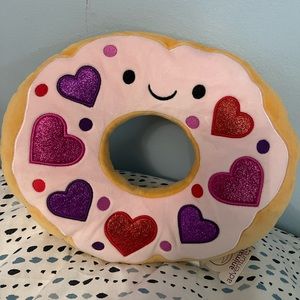 Adorable Heart Donut plushie ❤️